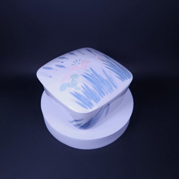 Vintage Otagiri Porcelain Square Keepsake Box with Lid Hand-Painted Floral Japan - Picture 4 of 4